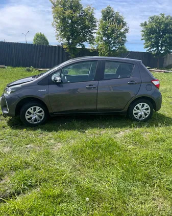 Toyota Yaris cena 23500 przebieg: 46926, rok produkcji 2019 z Zawiercie małe 232